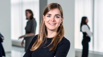 Ady van Nieuwenhuizen naar Kneppelhout & Korthals