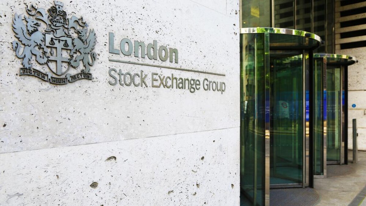 Leegloop dreigt voor London Stock Exchange door wegplukken beursvonden door private equity.