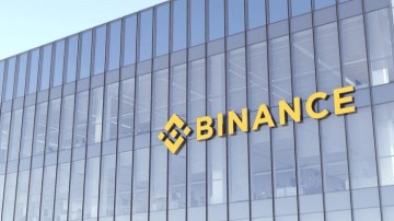 Streep door deal berooide cryptobeurs FXT en Binance
