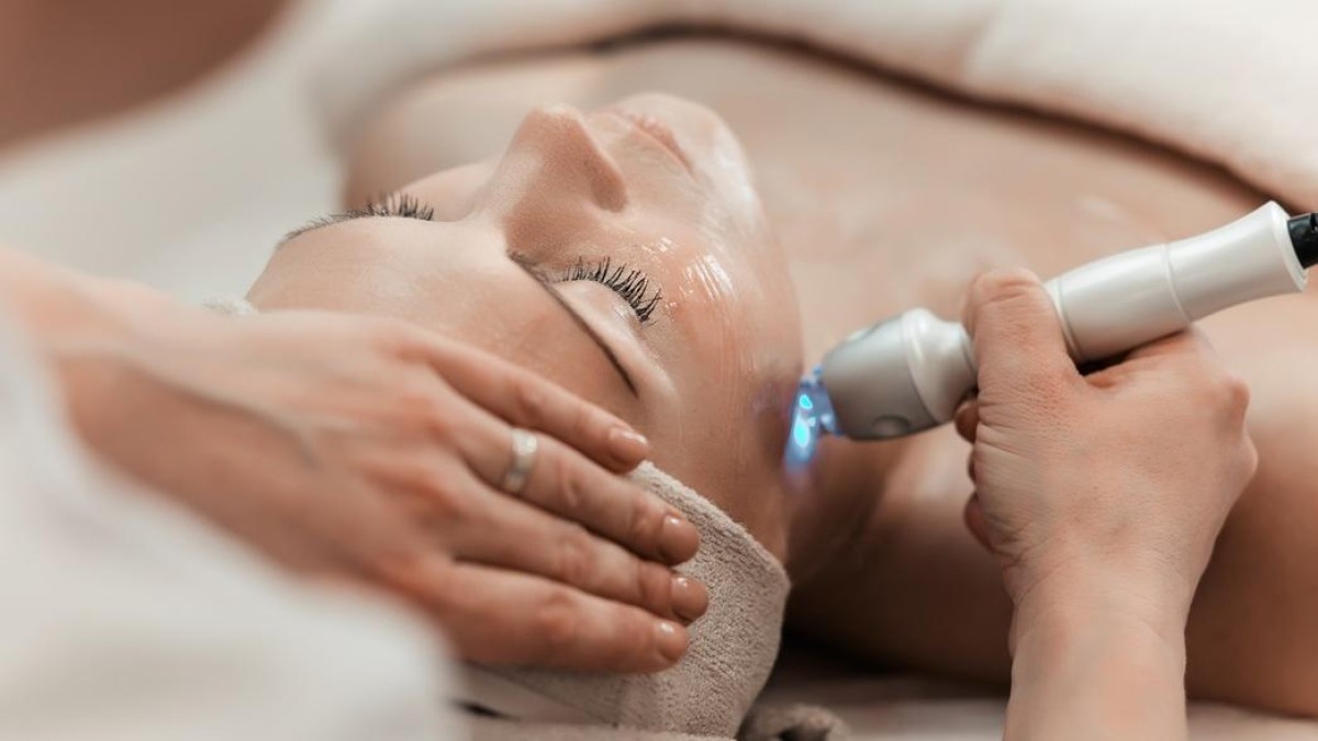 Cosmetique Totale slaat slag met drie overnames tegelijk