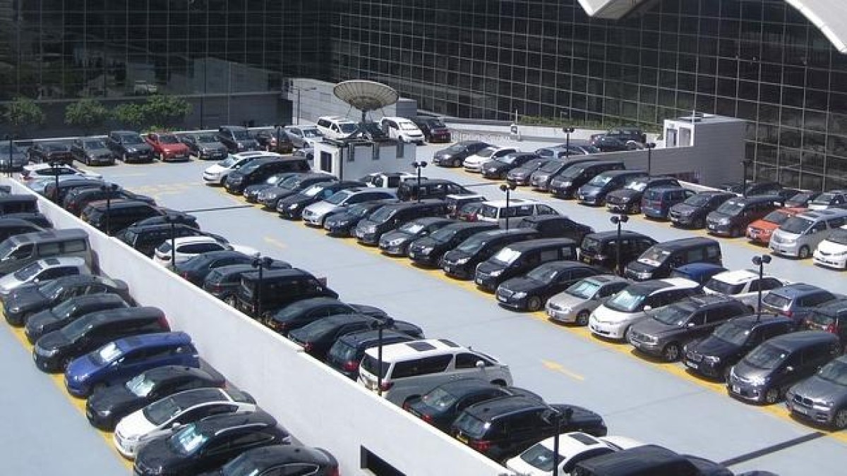 Bloeiende autodealer koopt alweer een collega