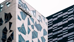 Deloitte UK sluit onrendabele M&A-praktijk voor middenbedrijf