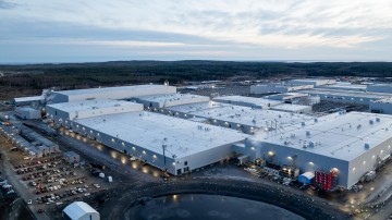 Zweedse accumaker verzint een list voor nieuwe financiering