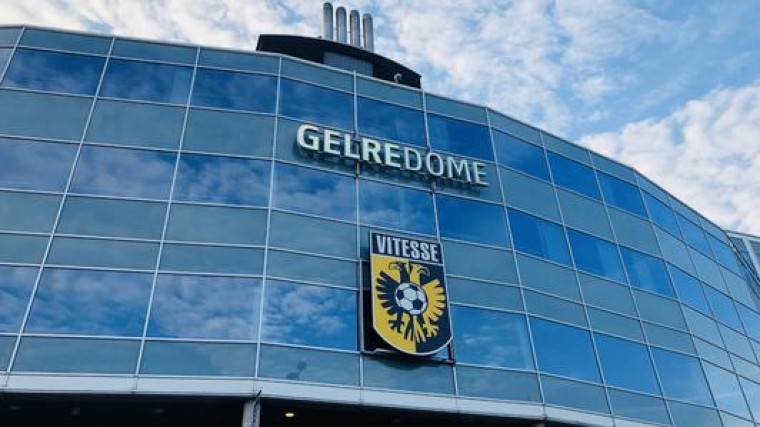 Overnamesoap brengt Vitesse aan de bedelstaf