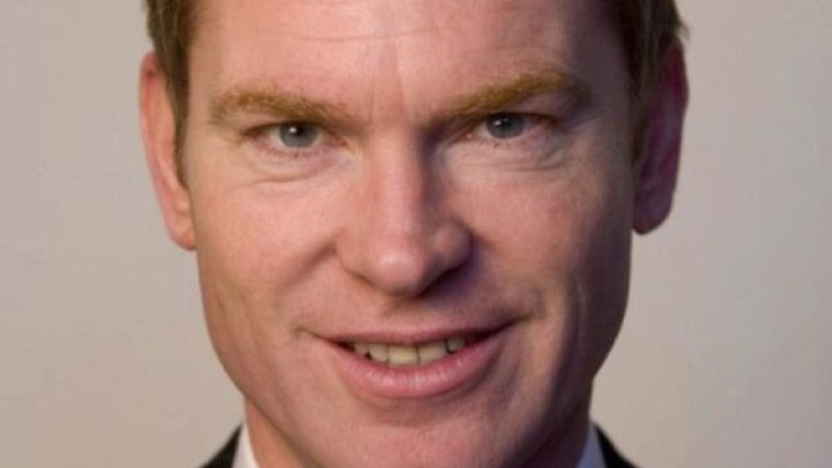 Oud-burgemeester Peter Rehwinkel naar Hill+Knowlton