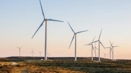 BP duikt weer in de olie en verkoopt windparken