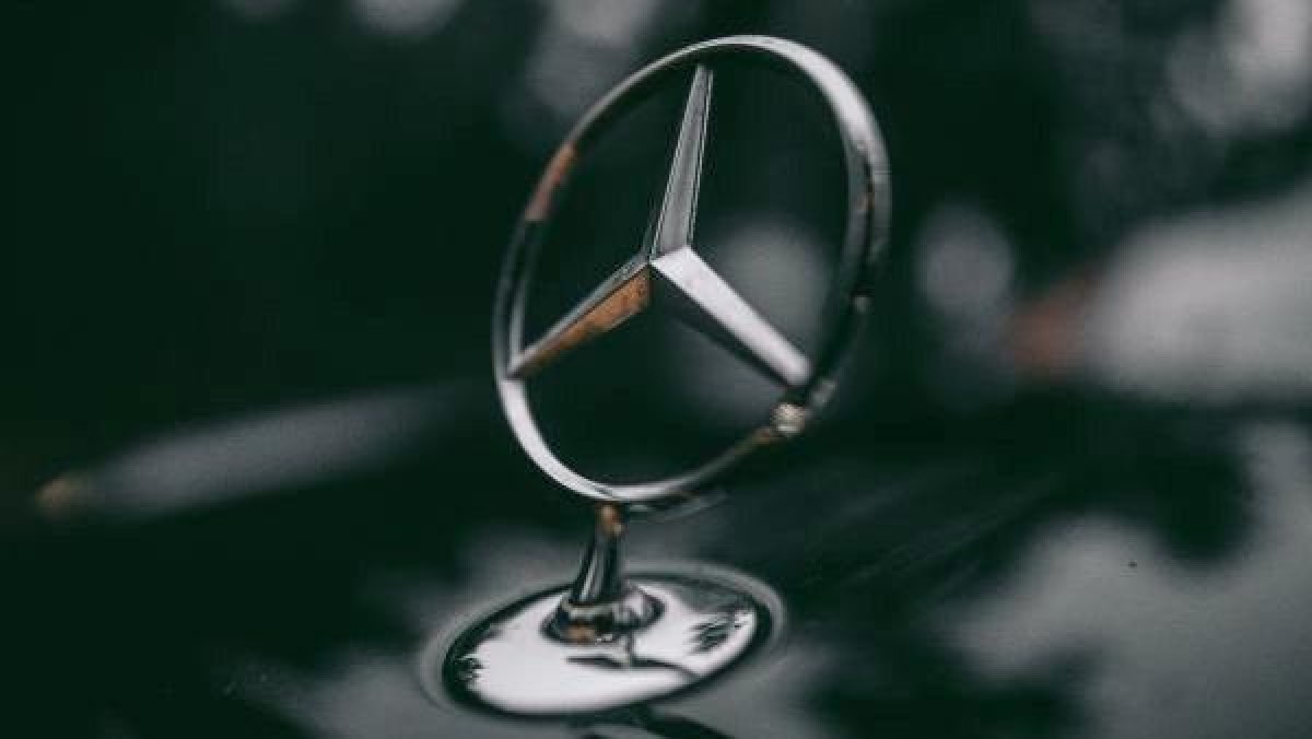 Autodealer Stern verkoopt meeste activiteiten aan Zweeds Hedin