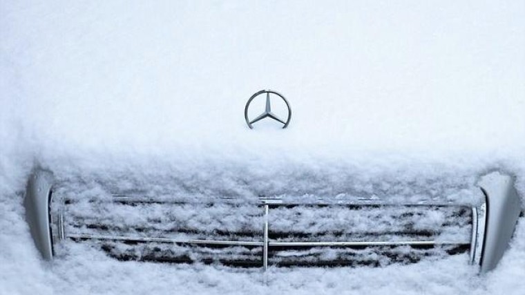 Mercedes verkoopt Russische activiteiten