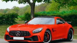 Mercedes koopt Engels motorbouwertje