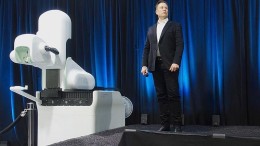 Elon Musk dumpt Tesla stukje voor stukje