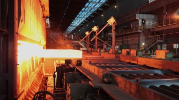 Staalgiganten Aperam en Acerinox onderzoeken fusie