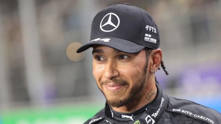 Lewis Hamilton neemt belang in America Football-club