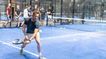 Padel-toppers geven Young M&A’ers tips op succesvol toernooi