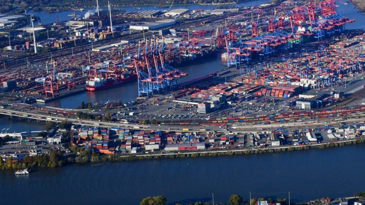 Hamburgse haven voor een deel naar Zwitserse rederij