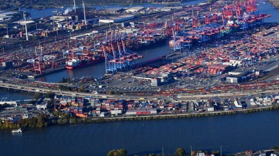 Hamburgse haven voor een deel naar Zwitserse rederij