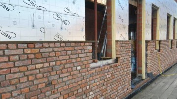 Dochter Recticel verkocht voor 200 miljoen minder