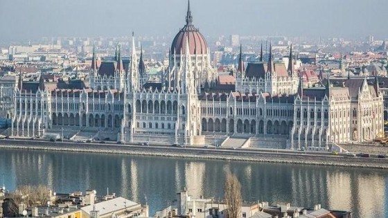 Aegon wil via Hongaars hooggerechtshof akkoord voor miljoenendeal