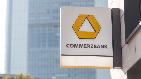 Topman UniCredit sluit overnamebod op Commerzbank uit