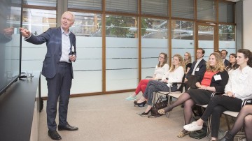 Wijntjes en War Stories bij het Young M&A-event