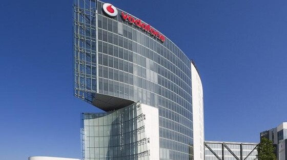 Franse miljardair neemt belang van 16 procent in Vodafone