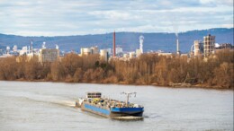 Euro-Rijn neemt resterende aandelen over van twee dochterbedrijven