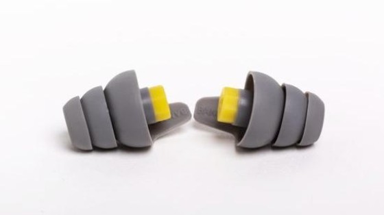 Alpine neemt Thunderplugs over