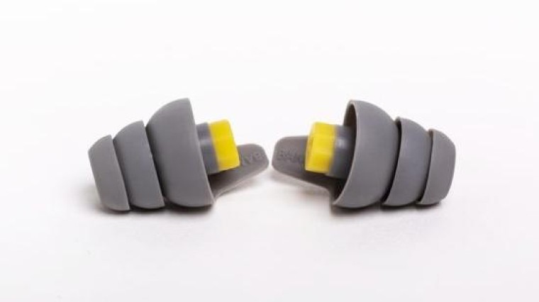 Alpine neemt Thunderplugs over