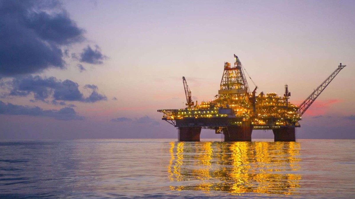 Geplaagd BP dumpt dure olievelden Golf van Mexico