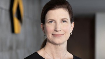 Commerzbank zet Bettina in tegen opdringerige Italiaan