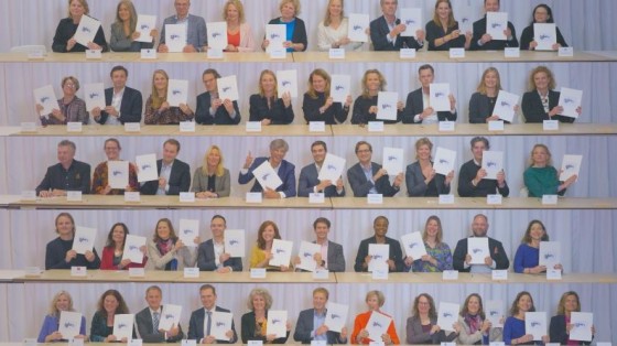 Code-v ondertekent door 44 financiële partijen