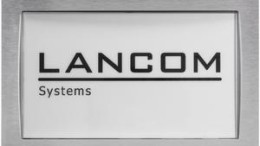 Dochter kijkt het kopen af van moeder en slaat slag