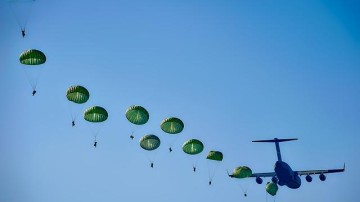 Thomas Cook bekijkt opties vliegtak