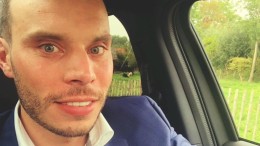 Axivate in zee met ondernemer in de Automotive-IT