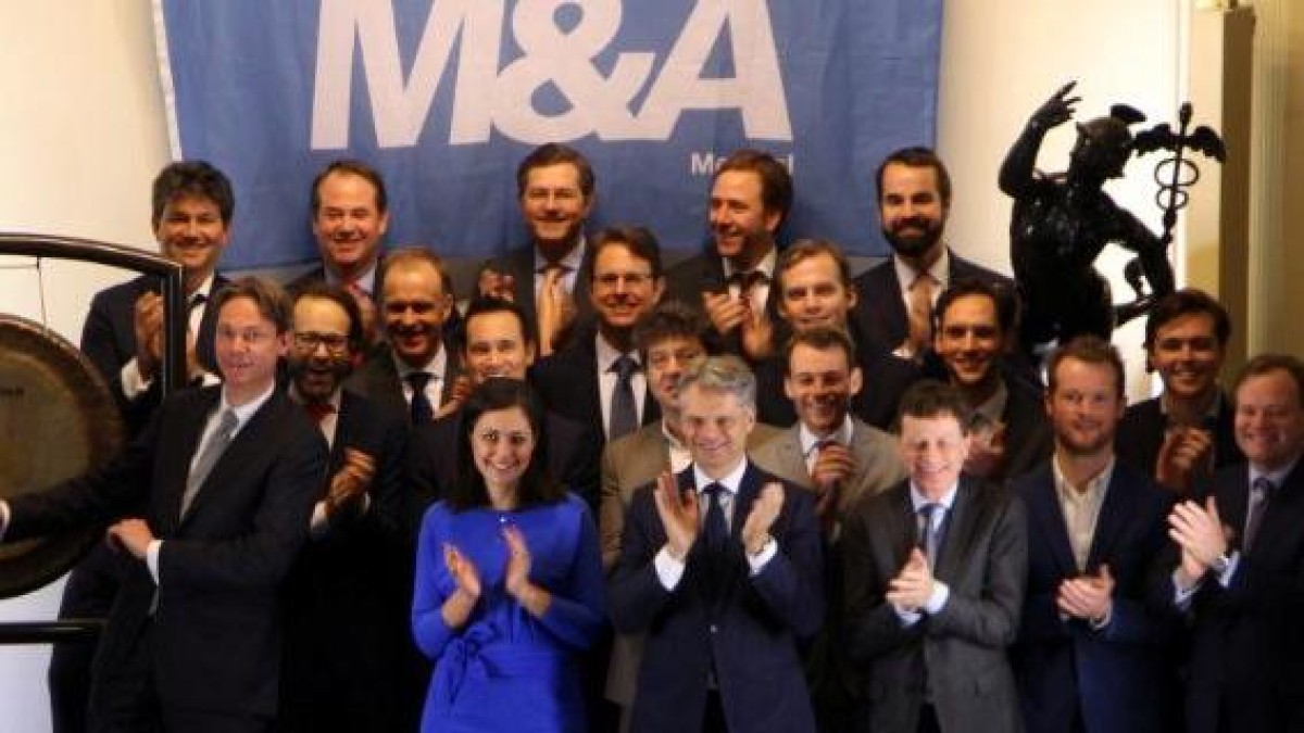 Winnaars M&A Awards 2016 openen beurs met een gongslag