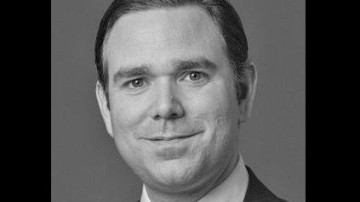 Rick van 't Hullenaar partner Jones Day