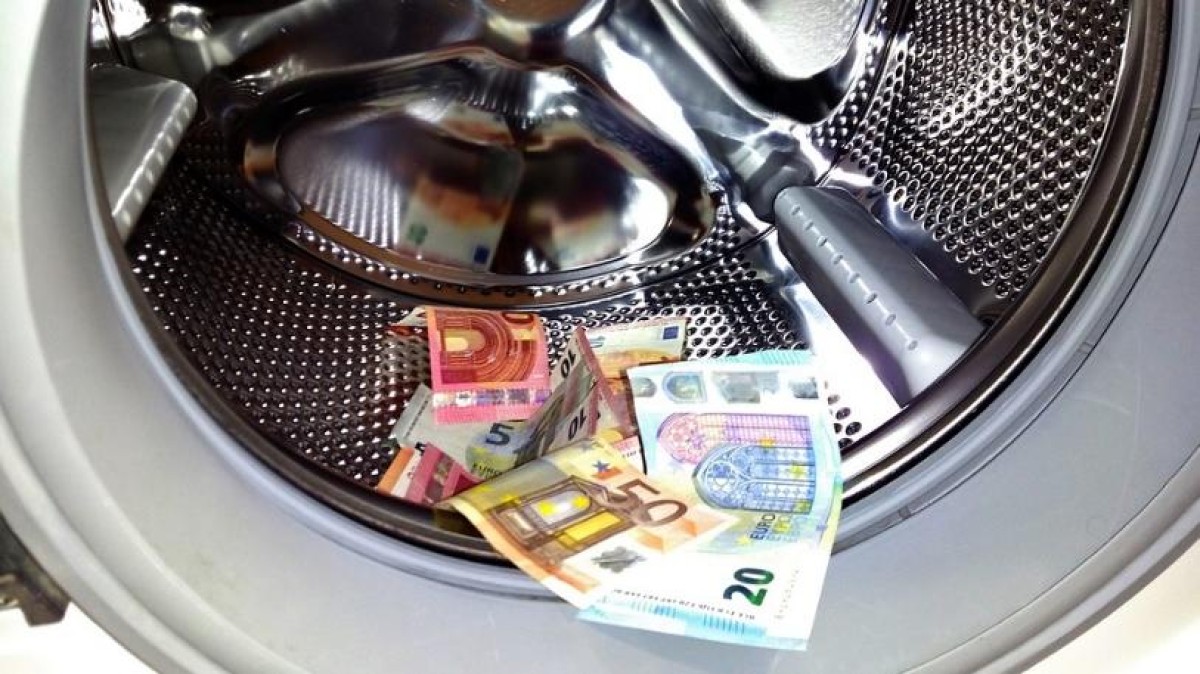 Topman Danske weg na witwasschandaal