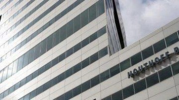 Houthoff Buruma benoemt Bram Caudri tot partner en Paul de Vries tot associate partner