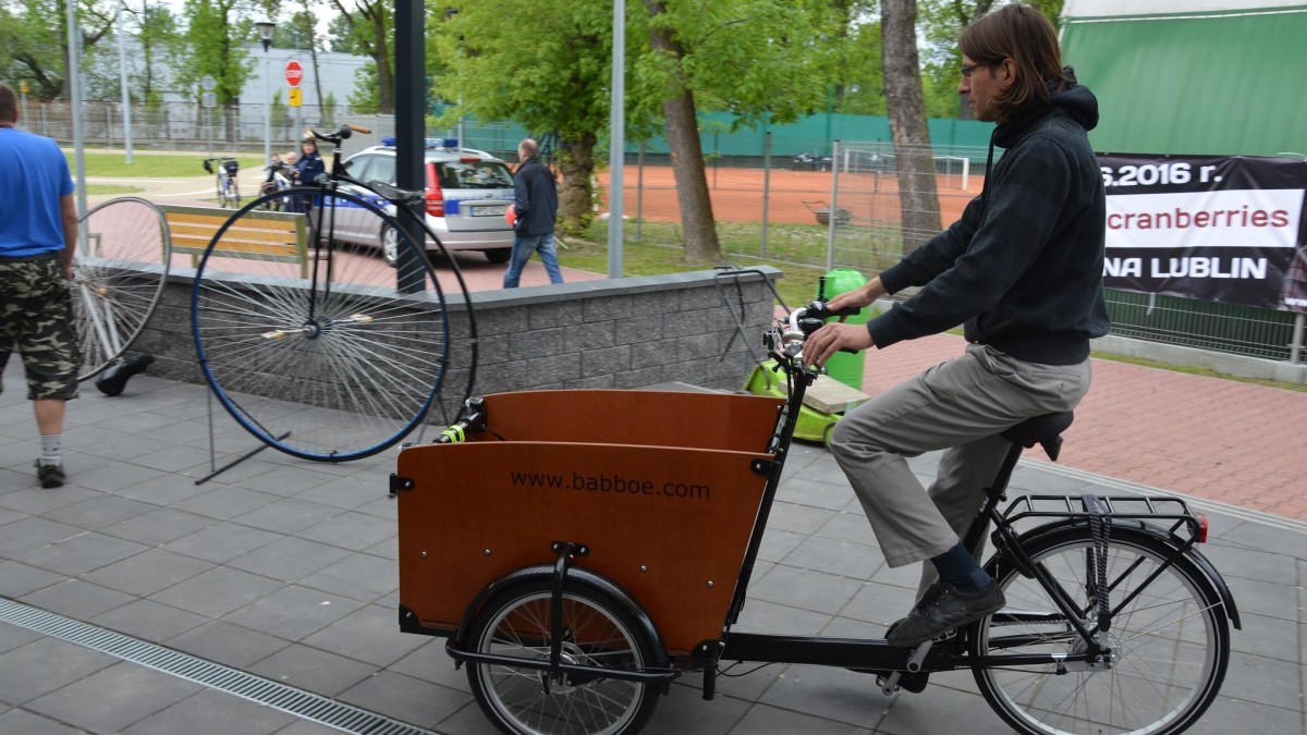 Accell lijft moederbedrijf Babboe helemaal in
