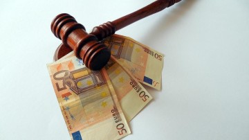 1,9 miljoen boete voor niet melden van een deal