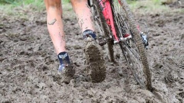 Maker van veldrijbanden voor Van der Poel in Italiaanse handen