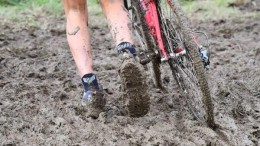 Maker van veldrijbanden voor Van der Poel in Italiaanse handen