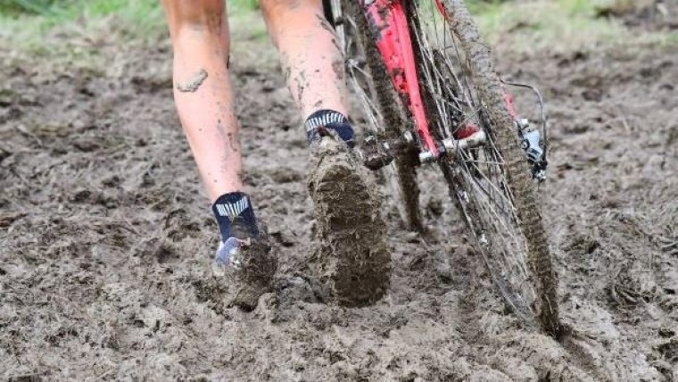 Maker van veldrijbanden voor Van der Poel in Italiaanse handen