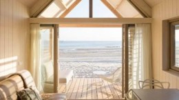 Clifford Chance adviseert KKR bij overname Roompot