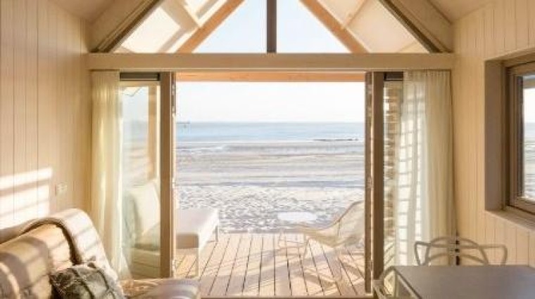 Clifford Chance adviseert KKR bij overname Roompot