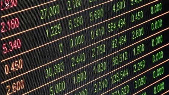 Deliveroo schaaft aan waardering, na bezwaren beleggers