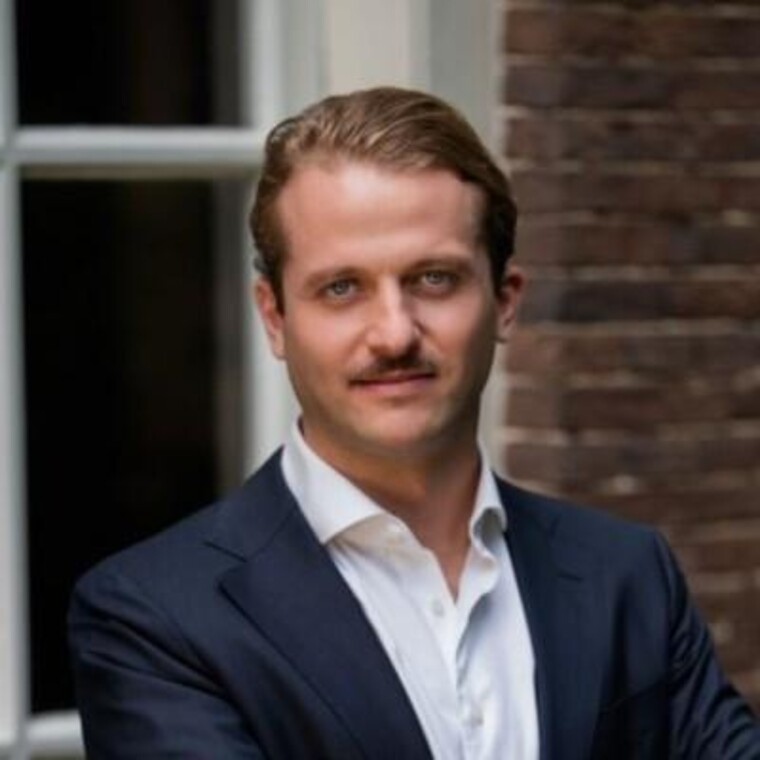 Julius Bijleveld bevorderd tot Associate bij Aperghis & Co