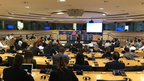 European FinTech pre-conference: "Waarom de dinosaurus helpen?"