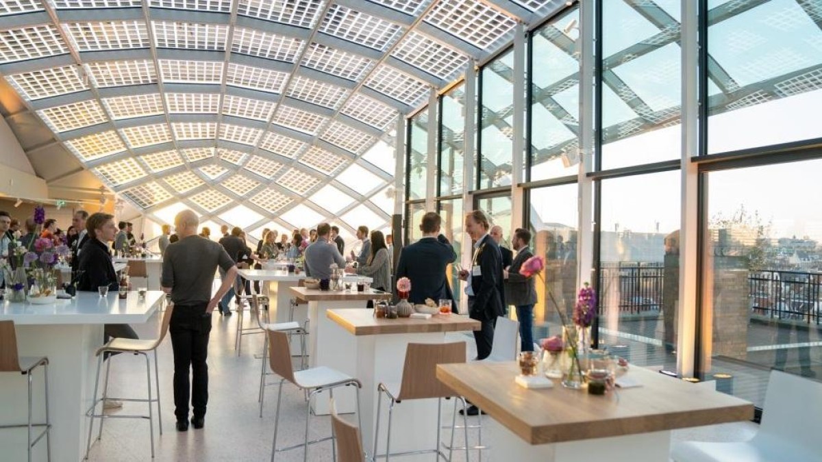 Wat onderscheidt winnaars en verliezers in M&A in 2026? Leer het tijdens de New Year Drinks.