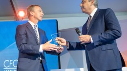 Abhijit Bhattacharya ontvangt CFO Award 2019