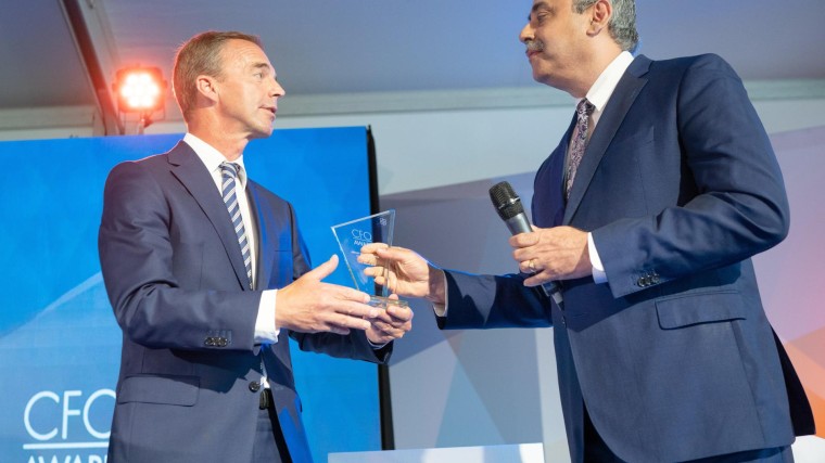 Abhijit Bhattacharya ontvangt CFO Award 2019